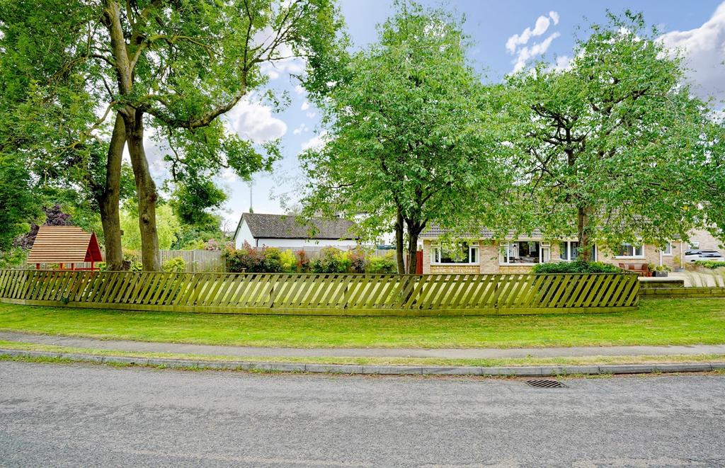 High Haden Road, Glatton, Huntingdon, PE28 5 bed detached house for