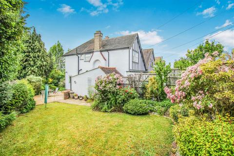 1 Weald Close, Brentwood, CM14 4QU