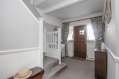 1 Weald Close, Brentwood, CM14 4QU