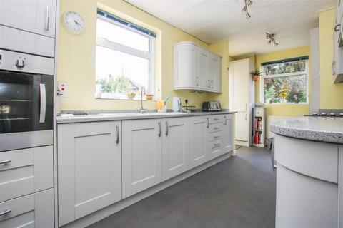 1 Weald Close, Brentwood, CM14 4QU