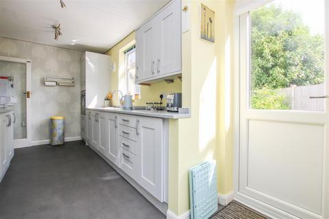 1 Weald Close, Brentwood, CM14 4QU