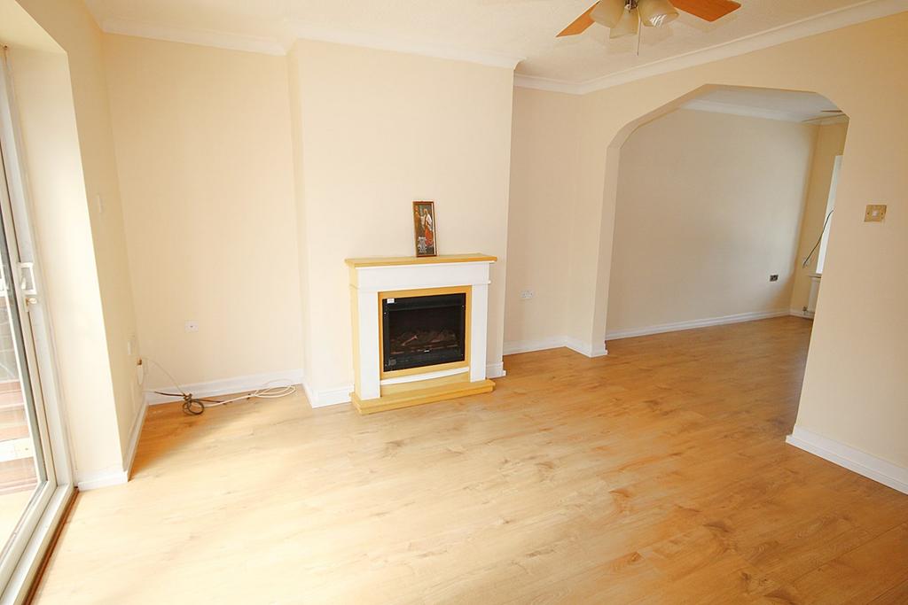 Statham Avenue, Warrington, WA2 4 bed semidetached house £1,000 pcm