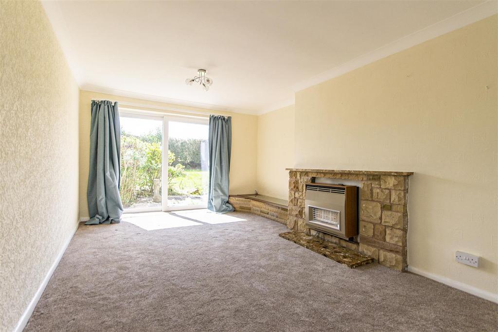 Lansdowne Road, Brimington, Chesterfield 3 bed semidetached house for