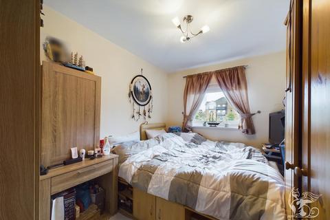 2 bedroom flat for sale - Argent Street, Grays