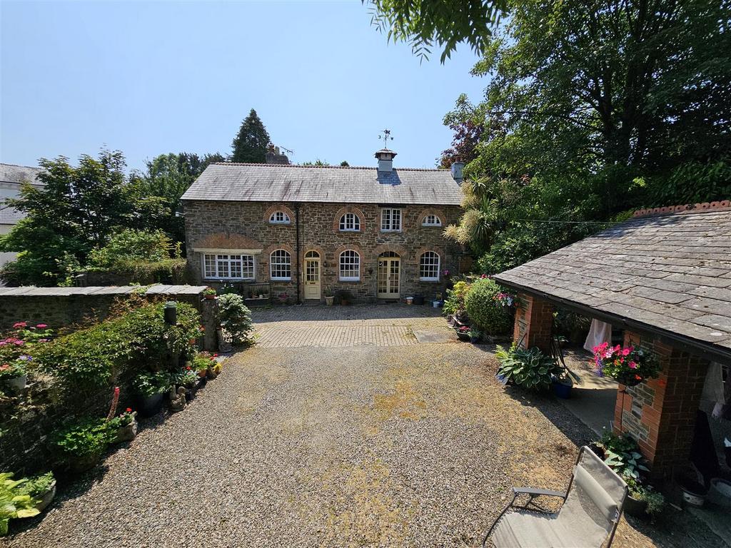 Tavistock Road, Launceston 5 bed detached house for sale £650,000