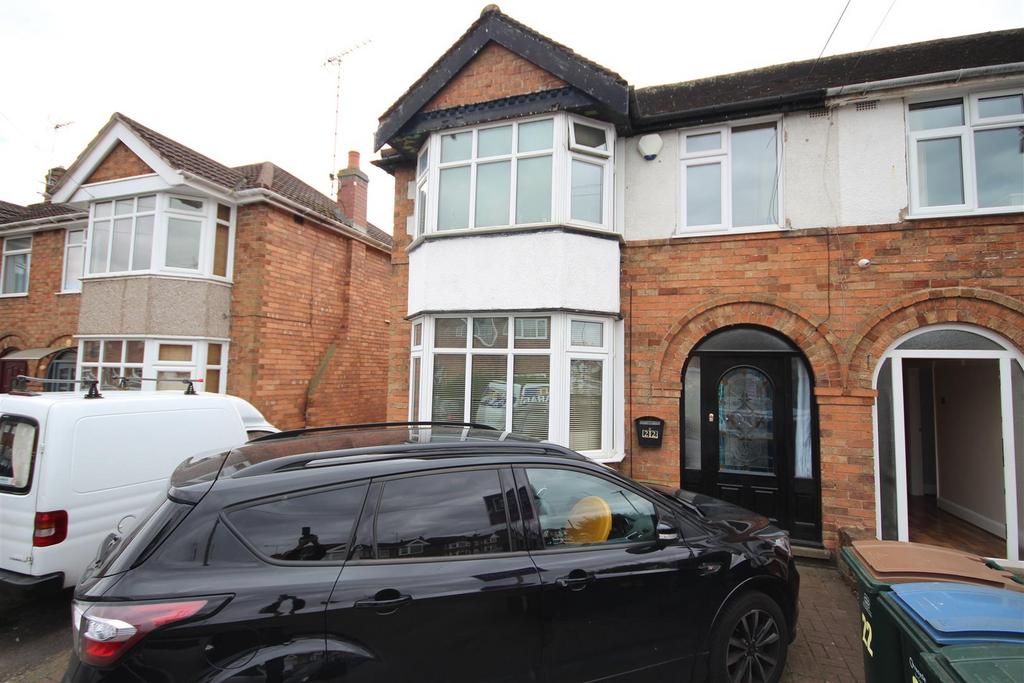 Arundel Road, Coventry 3 bed end of terrace house £1,100 pcm (£254 pw)