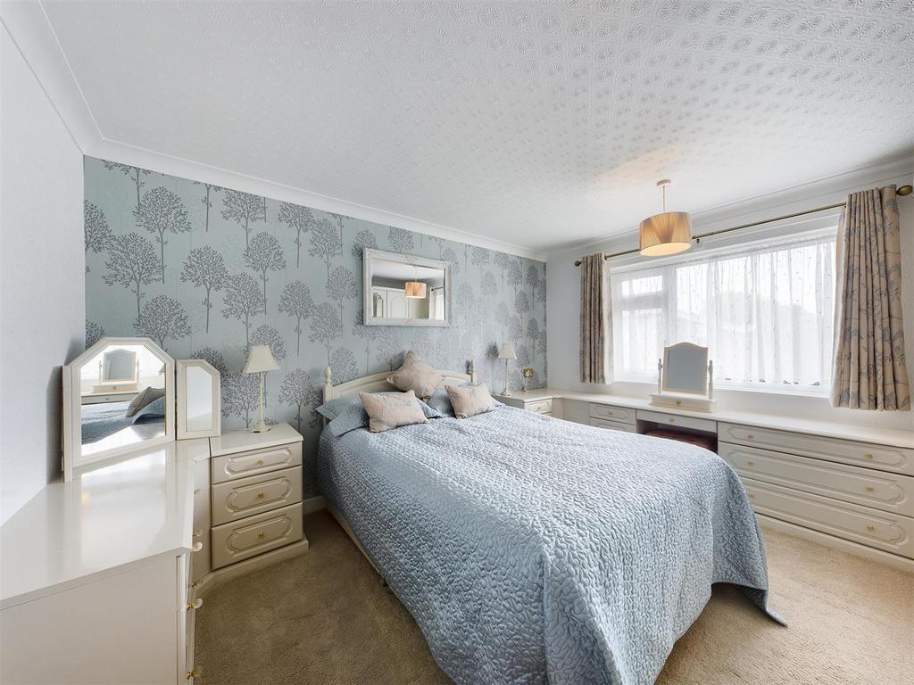 Bedroom: