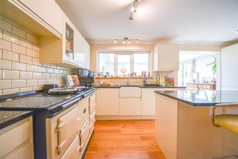 3 bedroom detached house for sale, High Street, Marsham