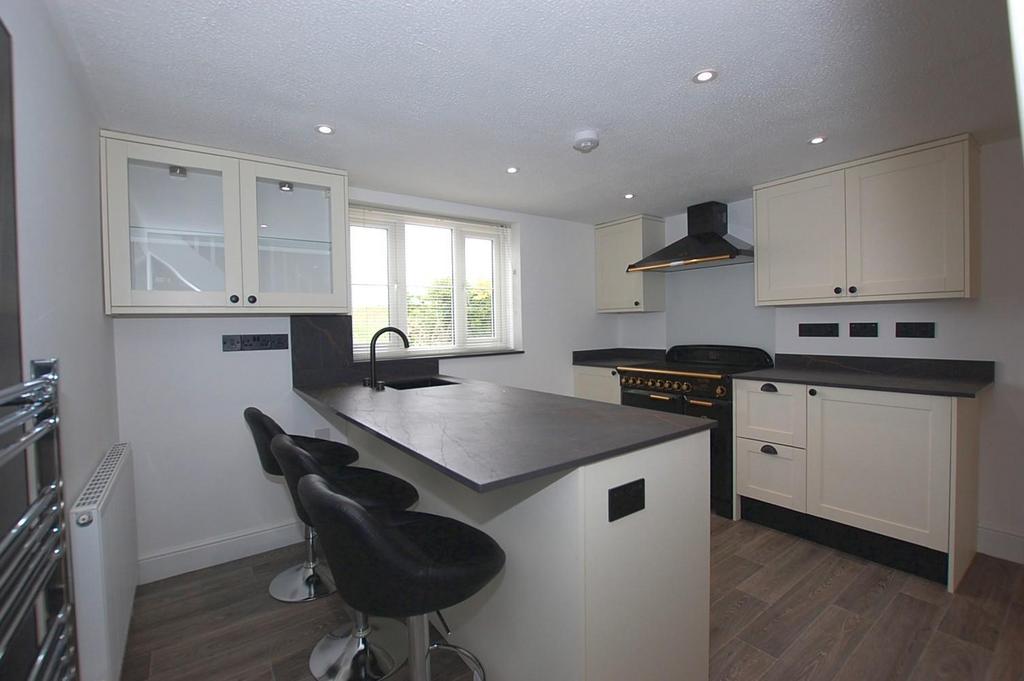 Bradfield, North Walsham, Norfolk 5 bed cottage to rent £1,600 pcm (£