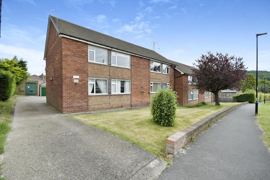 FRONT & DRIVEWAY TO GARAGES