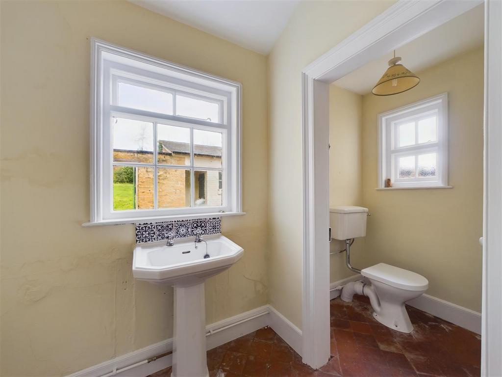 Guest cloakroom