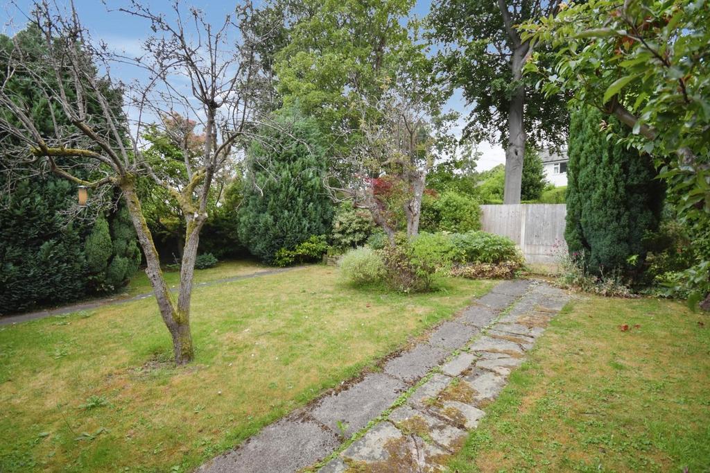 Ashgate Road, Ashgate, Chesterfield, S40 4AG 3 bed detached house for