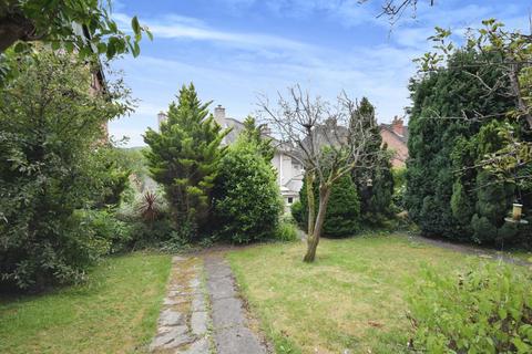 39 Ashgate Road, Chesterfield, S40 4AG