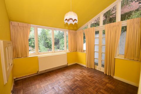 39 Ashgate Road, Chesterfield, S40 4AG