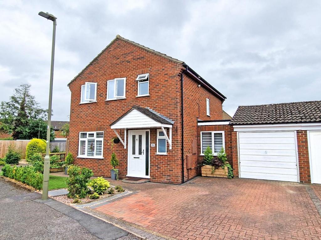 Eden Way, Bicester 4 bed detached house for sale £475,000