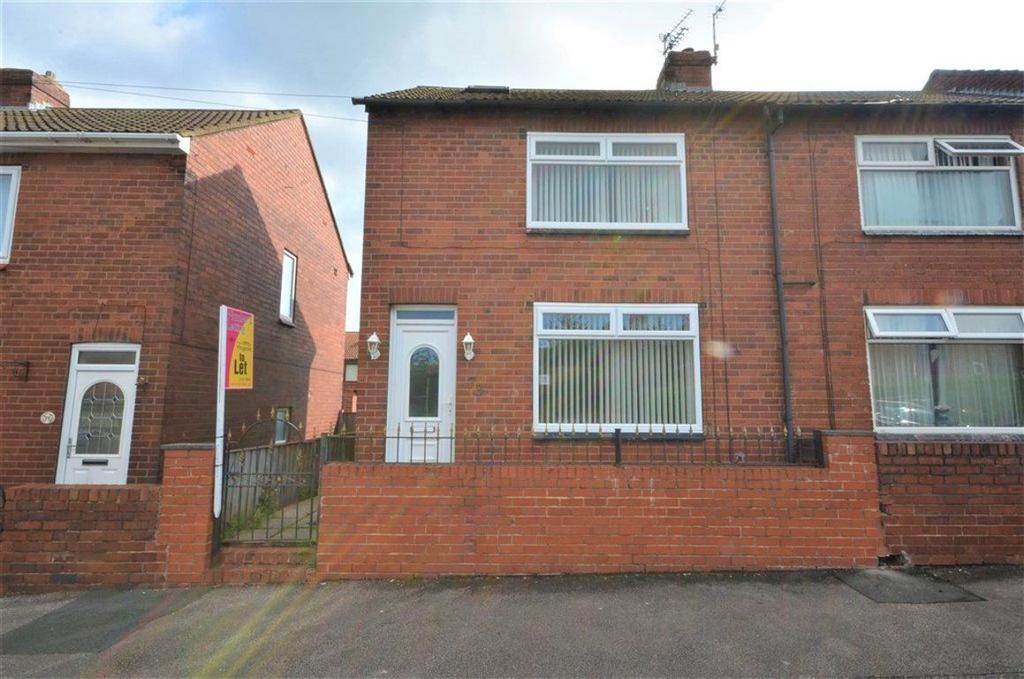 Briggs Avenue, Castleford, WF10 3 bed terraced house £750 pcm (£173 pw)