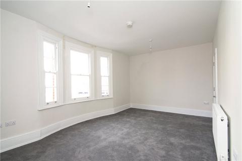 3 bedroom terraced house to rent, Mare Street, London, E8