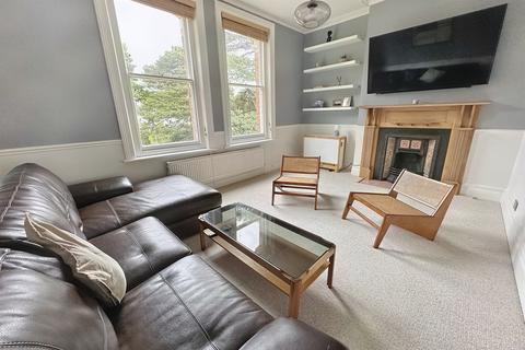 Flat 5, 10 Bradburne Road, Bournemouth, BH2 5ST