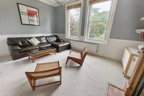 Flat 5, 10 Bradburne Road, Bournemouth, BH2 5ST