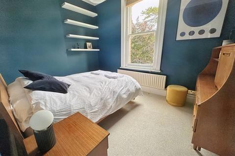 Flat 5, 10 Bradburne Road, Bournemouth, BH2 5ST