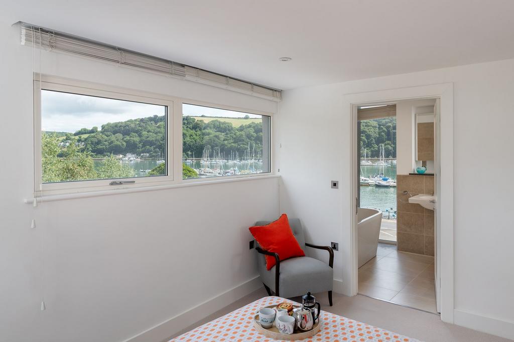 4 Sails, Dartmouth: Master Bedroom