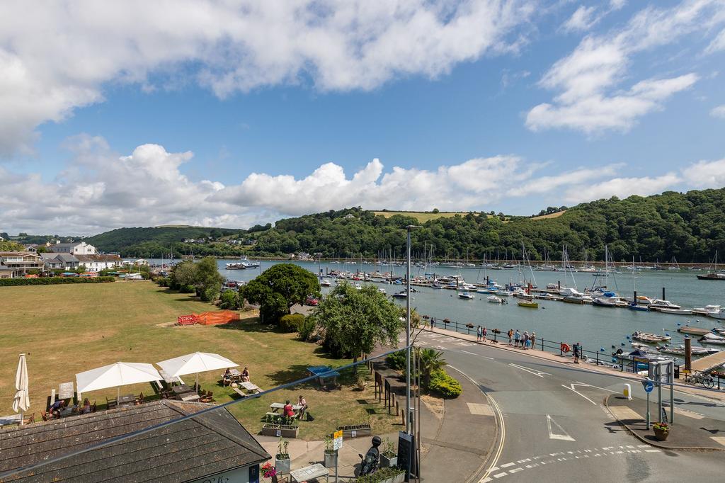 4 Sails, Dartmouth: Balcony View