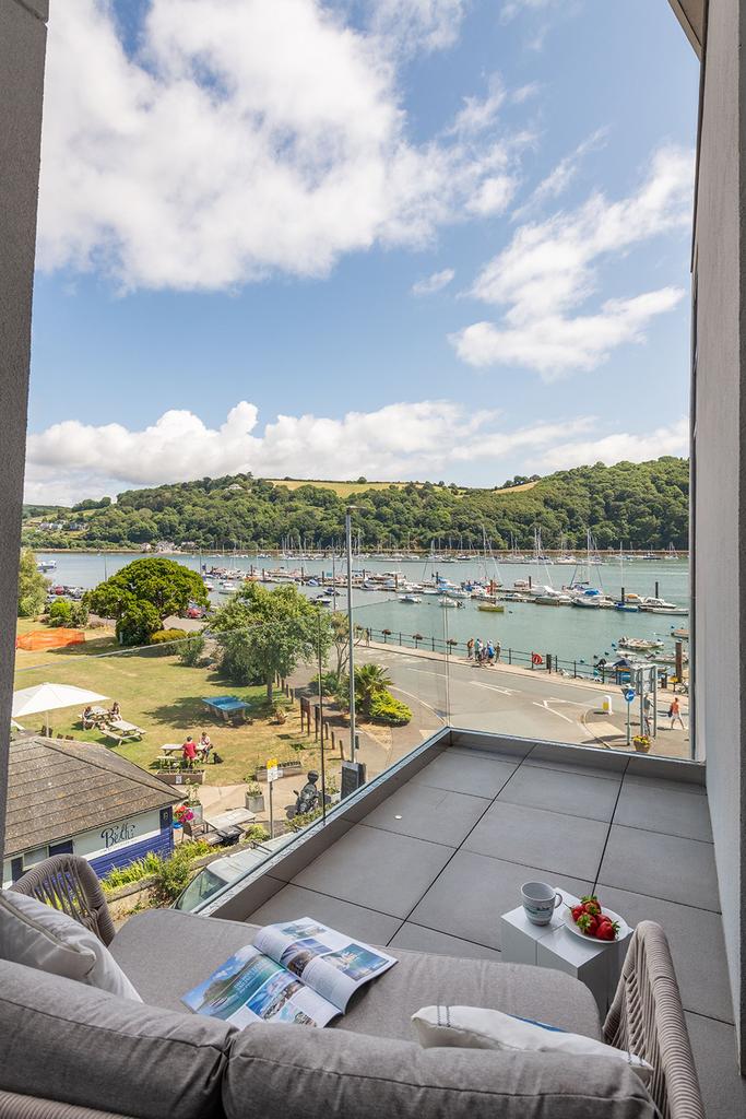 4 Sails, Dartmouth, Balcony