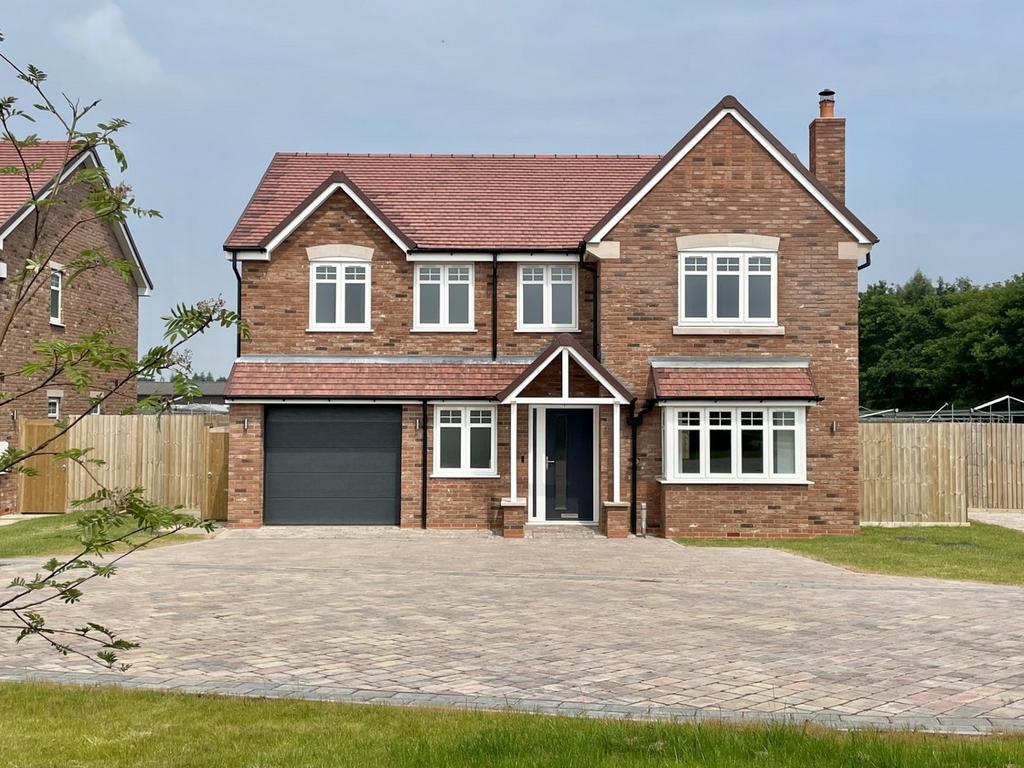 Long Bank, Bewdley, DY12 4 bed detached house for sale £690,000