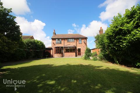 3 bedroom detached house for sale, Fleetwood Road,  Fleetwood, FY7