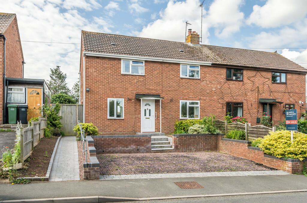 The Close, New Road, Eckington, Worcestershire 3 bed semidetached