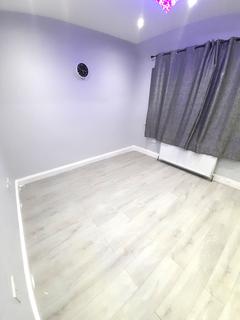 2 bedroom flat to rent, Greenford Road,  Greenford, UB6