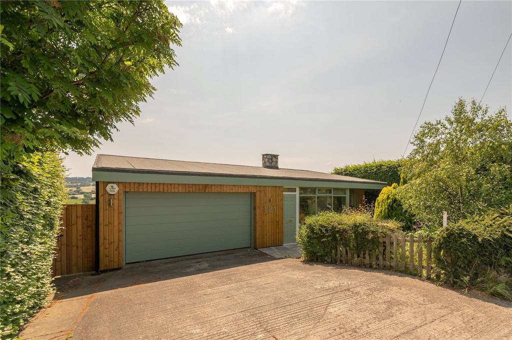 Foxroyd Lane, Thornhill, Dewsbury, WF12 3 bed detached house £375,000