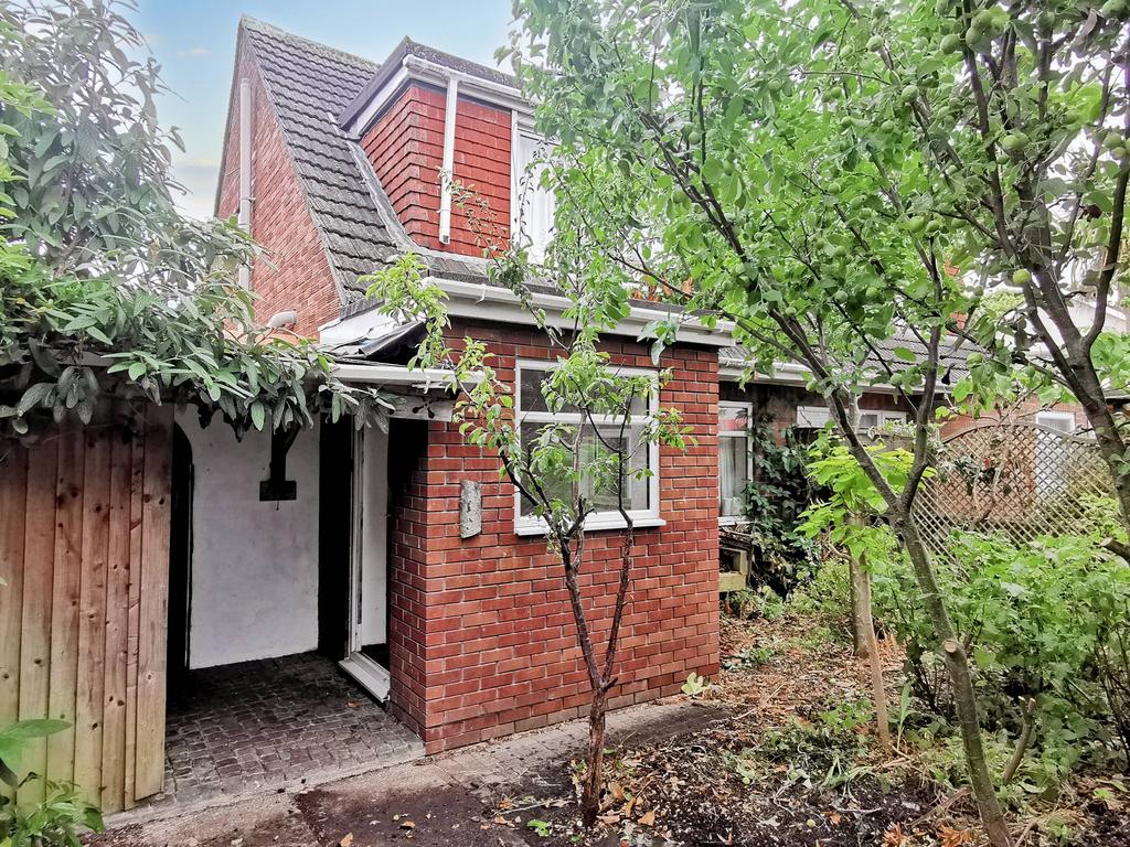 Woodland Place, North Cornelly CF33 3 bed semidetached house for sale