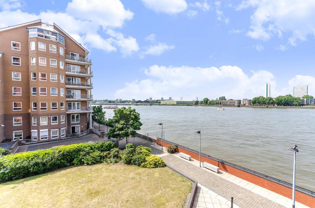 Orion Point, Canary Wharf, London, E14 1 bed flat for sale £380,000