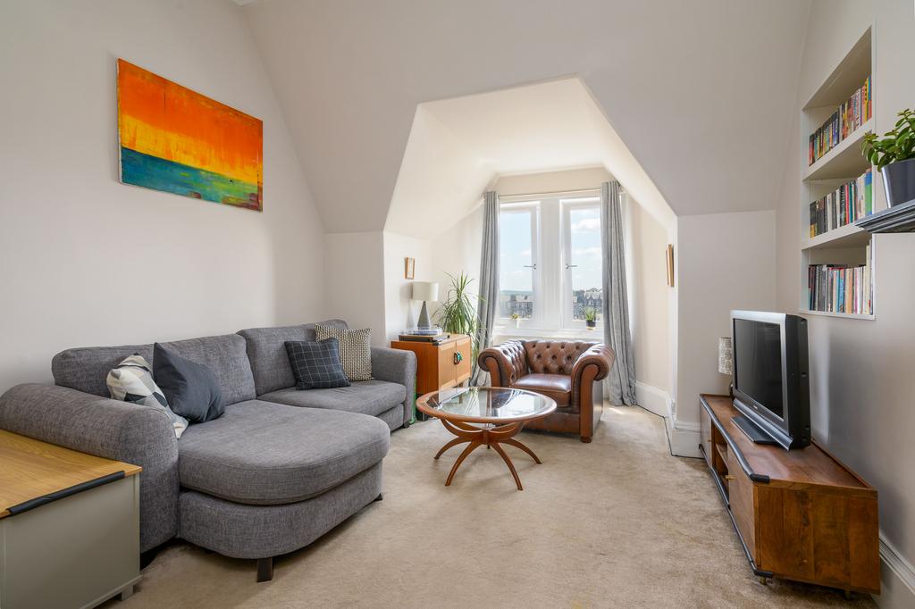 12/10 Bath Street, Portobello, EH15 1EY 3 bed flat for sale £330,000