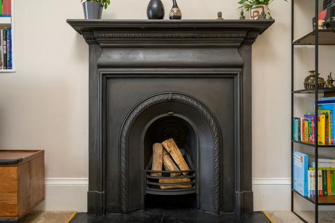 12/10 Bath Street, Edinburgh, EH15 1EY