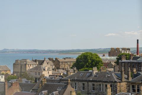 12/10 Bath Street, Edinburgh, EH15 1EY