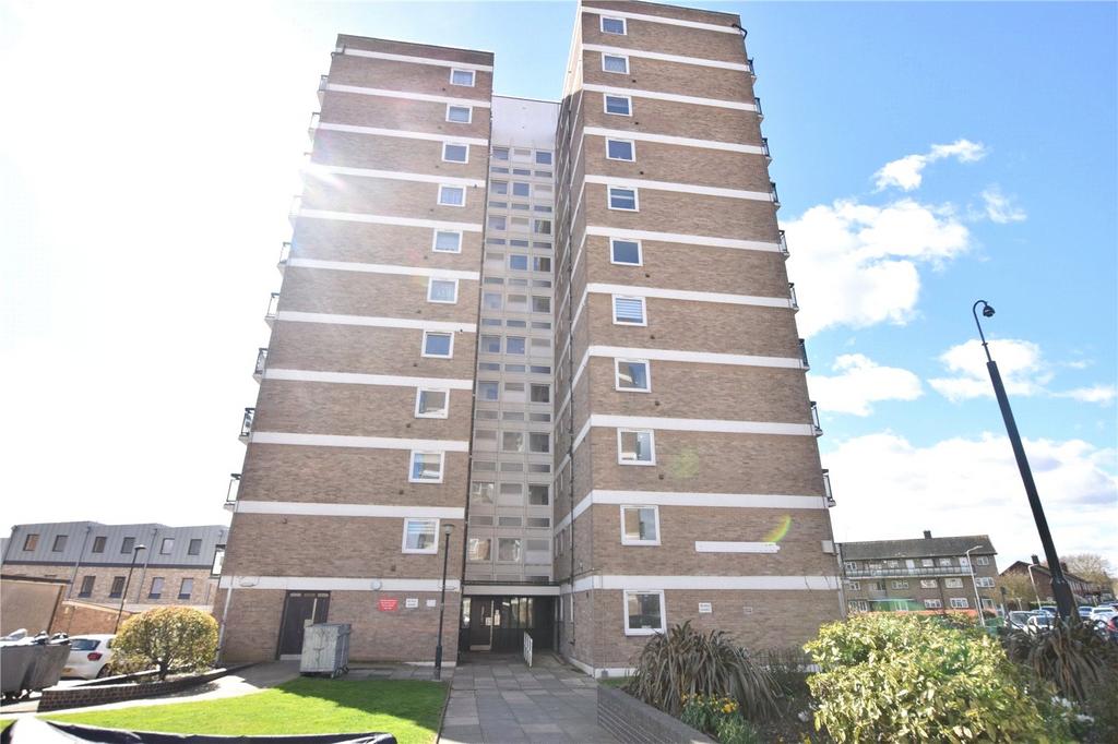 Victoria House, Durham Avenue, Gidea Park, Romford, RM2 2 bed apartment