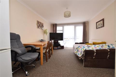 12, Victoria House Durham Avenue, Romford, RM2 6JL