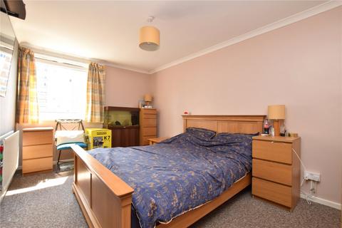 12, Victoria House Durham Avenue, Romford, RM2 6JL