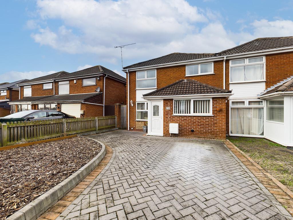 Alvanley View, Elton, Chester 3 bed semidetached house £178,000