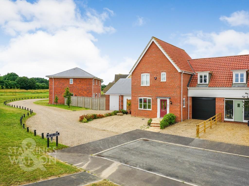 Minnow Way, Mulbarton, Norwich 3 bed link detached house for sale £