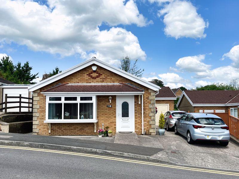 Stratton Way, Neath Abbey, Neath, SA10 7AS 3 bed detached bungalow for
