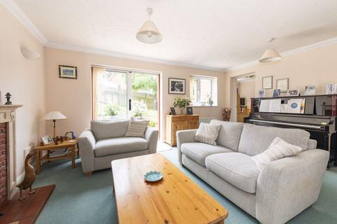 5 Chaffinch Walk, Ridgewood, Uckfield, TN22 5YQ