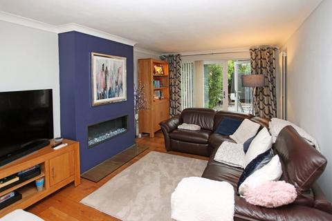 14 Sutherland Drive, Muxton, Telford, TF2 8PU