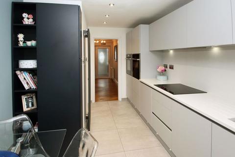 14 Sutherland Drive, Muxton, Telford, TF2 8PU