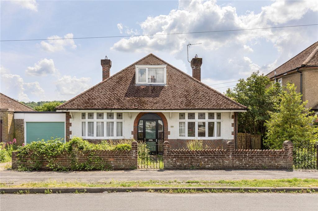 Beaconsfield Road, Tring... 3 bed link detached house £625,000