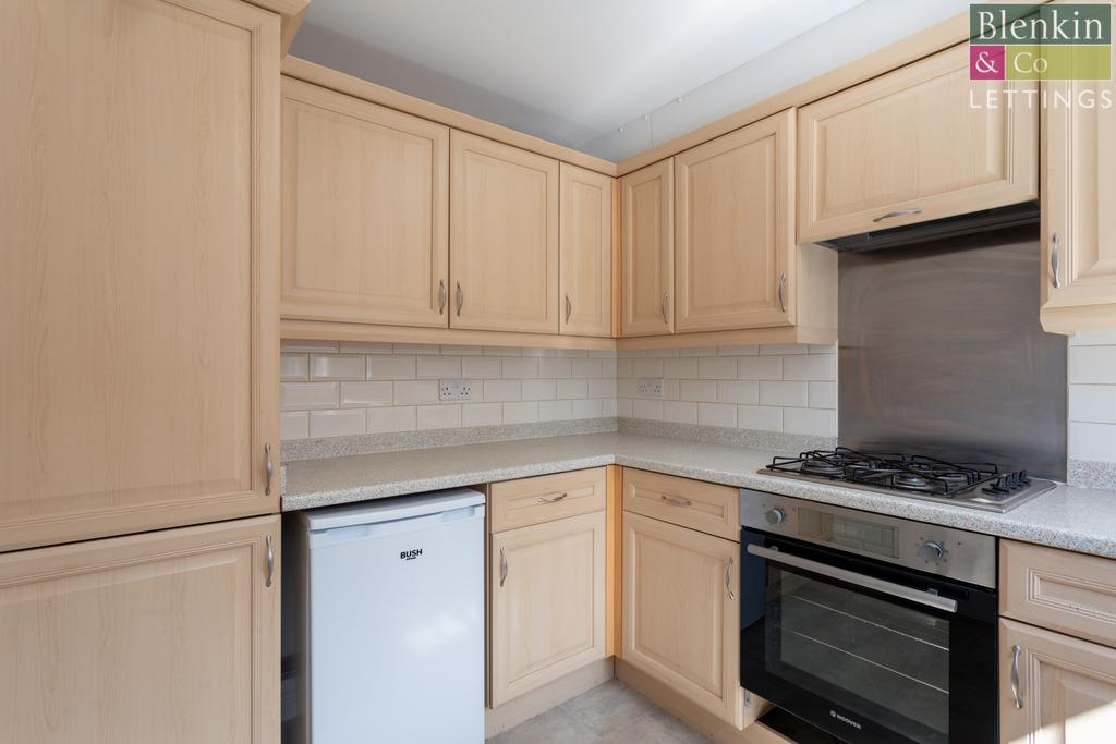 8 Salmond Road 13