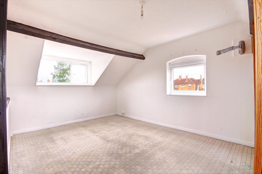 Attic Room 2.jpg