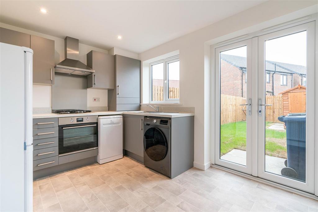 Poppy Place, The Maples, Great Park 3 bed terraced house £1,100 pcm